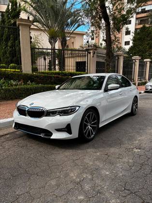 BMW 320i 2.0 16V TURBO GASOLINA SPORT AUTOMÁTICO BMW 320i 2.0 16V TURBO GASOLINA SPORT AUTOMÁTICO